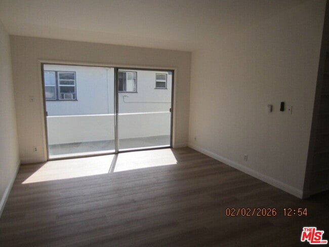 Photo - 811 S Wilton Pl