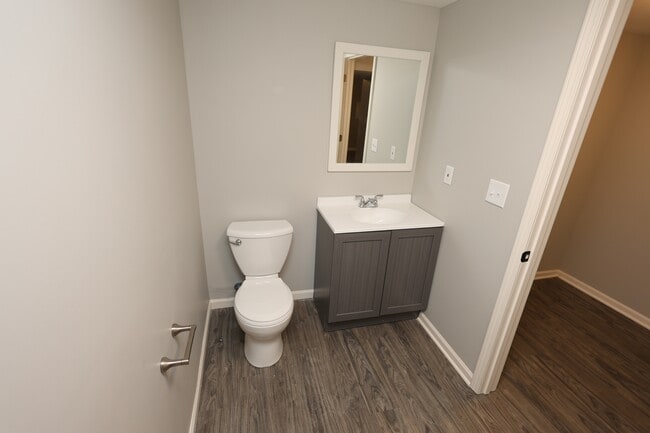 Photo - 923 N 10th St
