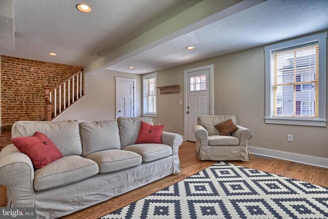 Photo - 234 N Stratton St