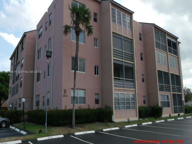 Building Photo - 2841 Somerset Dr Unit 117