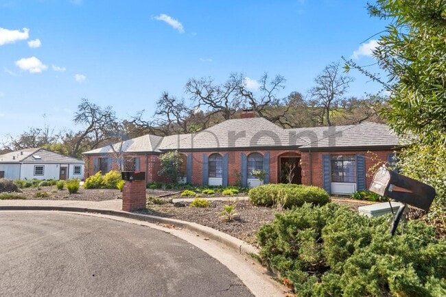 Photo - 138 Virginia Ct