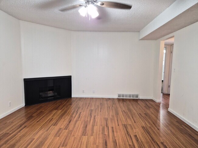 Photo - Magnussen Apartments Unit 27
