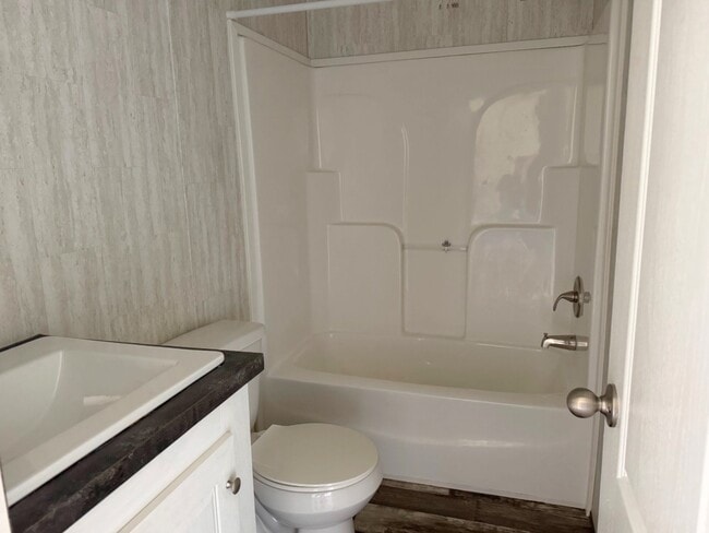 Photo - 1006 Ashley Way