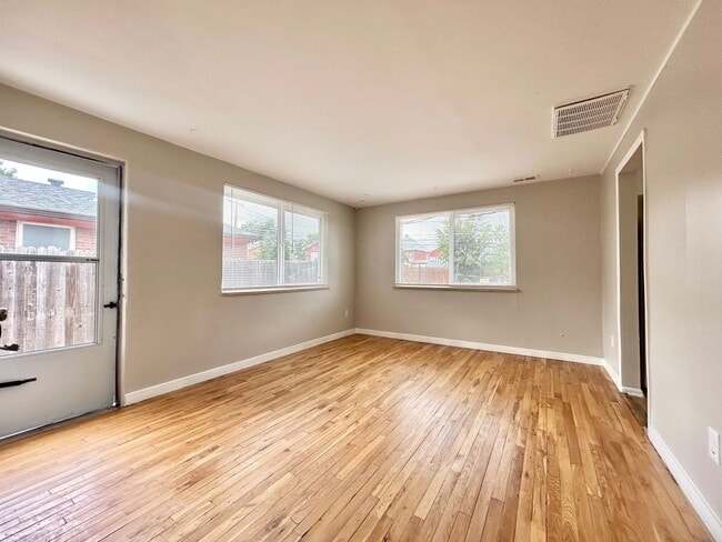 Photo - 3825 S King St Unidad 3829