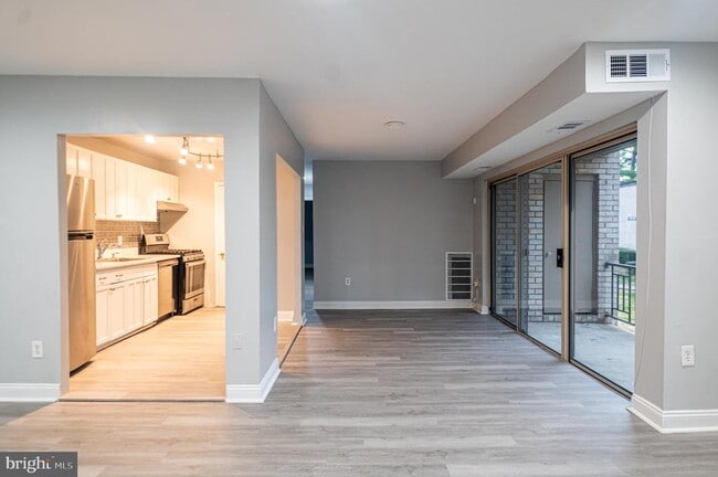 Building Photo - 12211 Braxfield Ct Unit 7