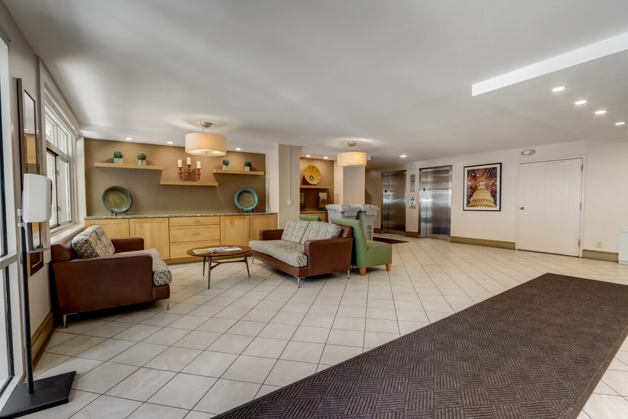 Photo - 2401 H St NW (Washington, DC)