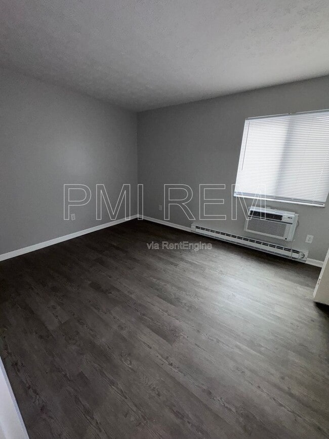 Photo - Cypress W Market