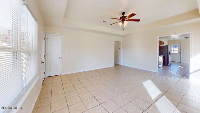 Photo - 394 Rosalie Maria Dr