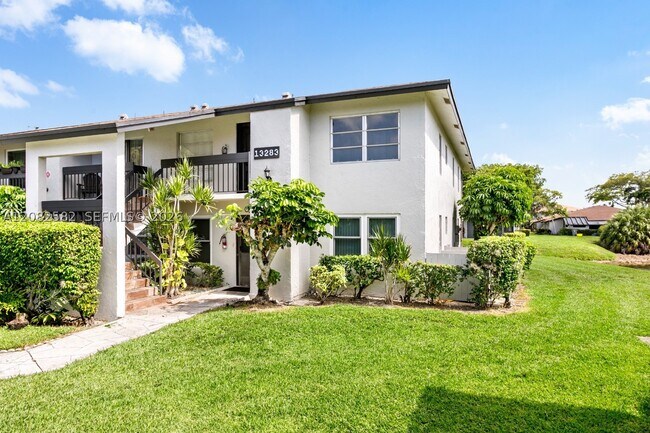 Building Photo - 13283 Pineapple Palm Ct Unit F