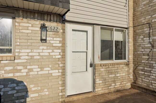 Photo - 1622 Claudia Dr