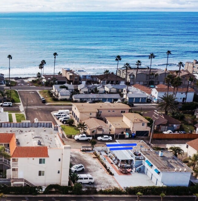 Excelente ubicación junto al mar, a 300 pies del Océano Pacífico. - 934 S Myers St Unidad Apt. A