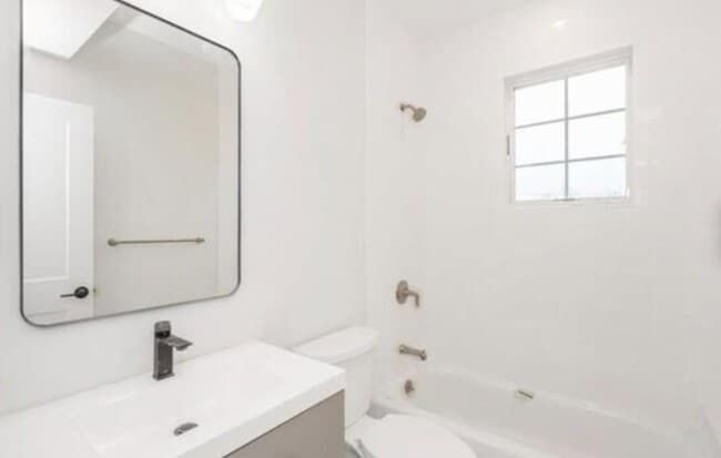 Photo - 142 Maple Ave