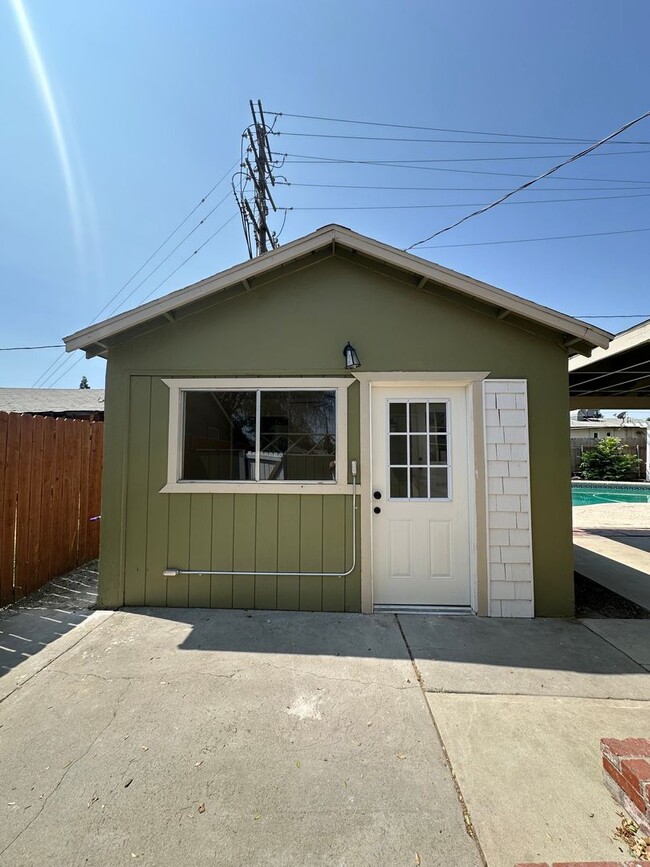 4189 - 4189 Apartment Unit B