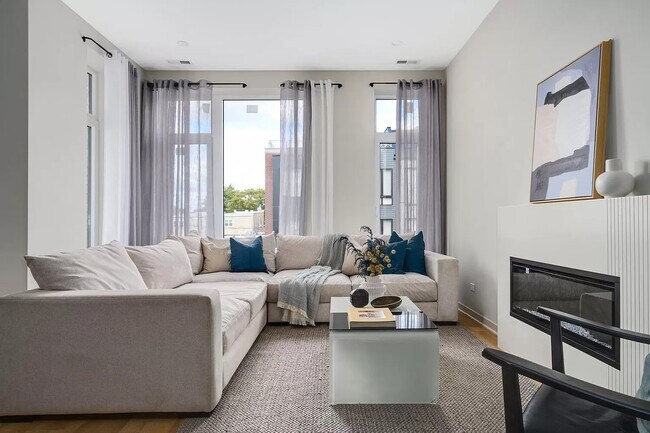 Photo - 4177 W Belmont Ave Unit 2