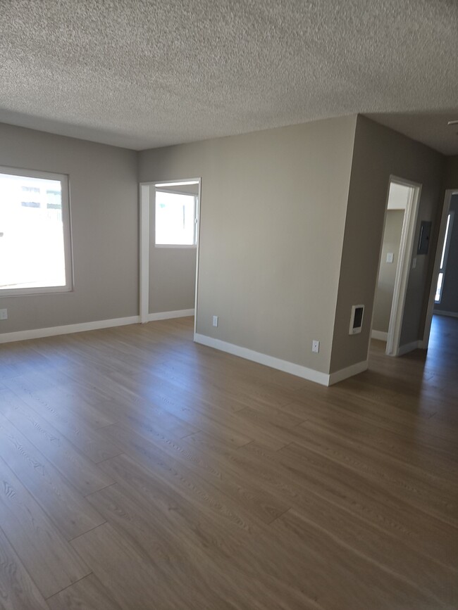 Photo - 8629 Willis Ave