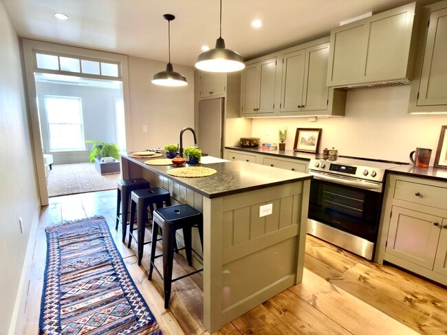 Photo - The Granite Building