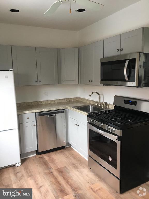 Building Photo - 834 Park Ave Rental