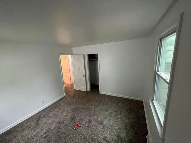 Photo - 4 Bedroom 1.5 bath house for rent