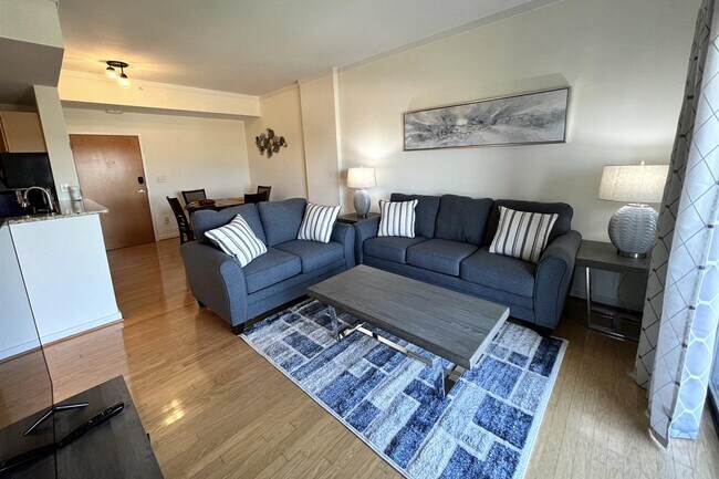 Photo - 715 N Church St