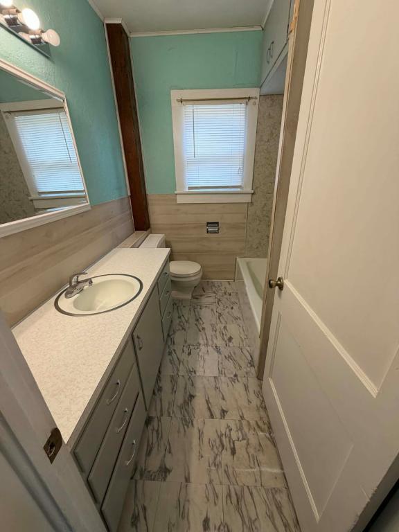 Photo - 1109 Grove St