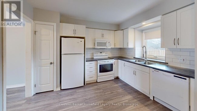 Photo - 1189 Nellis St