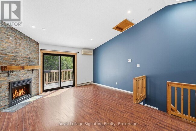 Photo - 585 Oxbow Crescent