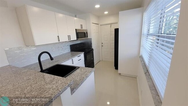 Photo - 831 NW 14th Way Apartment Unit 1