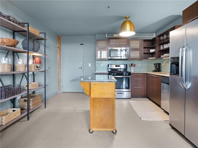 Photo - 170 Boulevard NE Unidad 305E