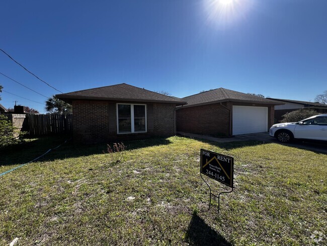 Building Photo - 836 Boulevard De L'Orleans Rental