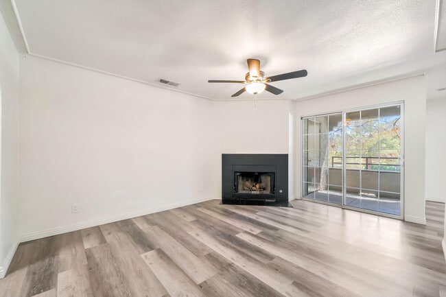 2200 S Fort Apache Rd