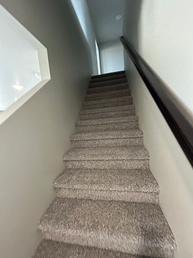 Photo - Exquisite 3-Bedroom Home with Modern Elegance and a Great Location!!