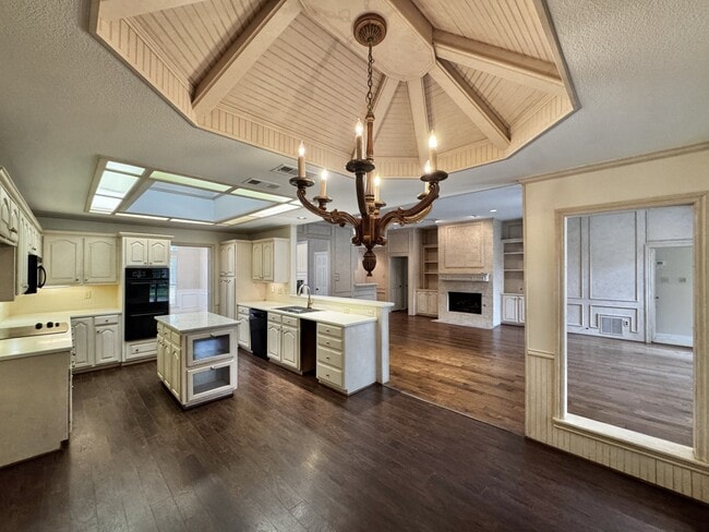 Photo - 229 E Bethel Rd