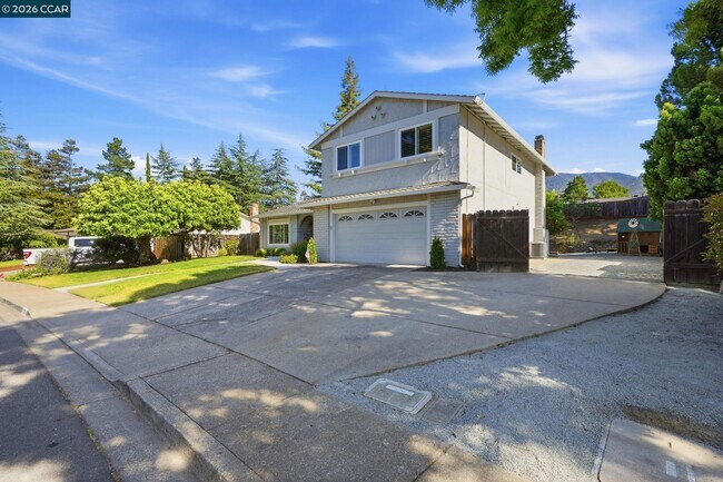 Photo - 717 Bloching Cir