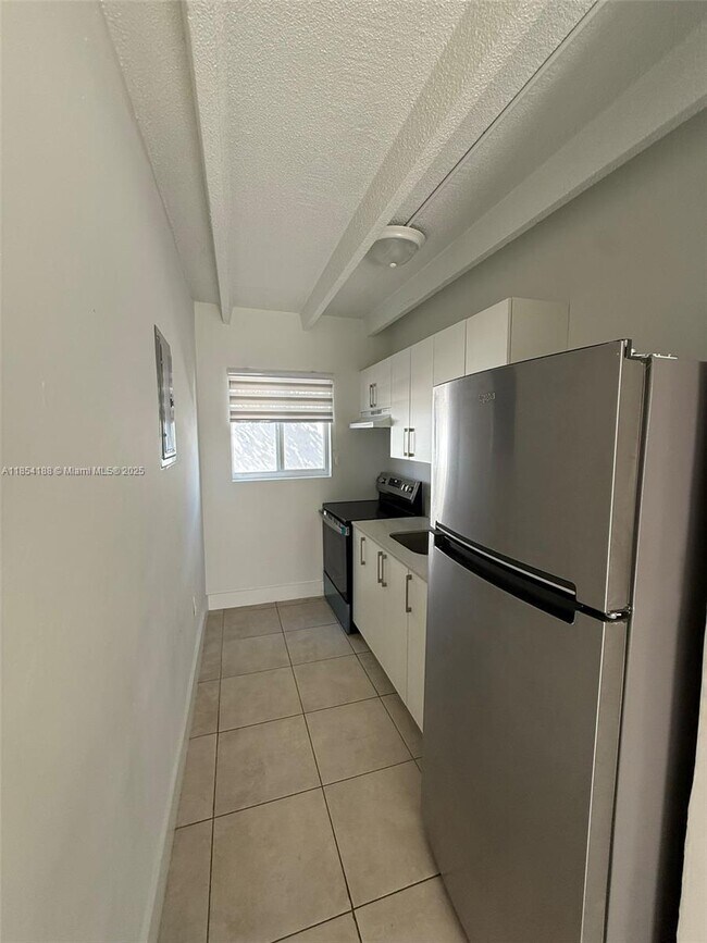 Photo - 747 NW 60th St Unidad 3-2