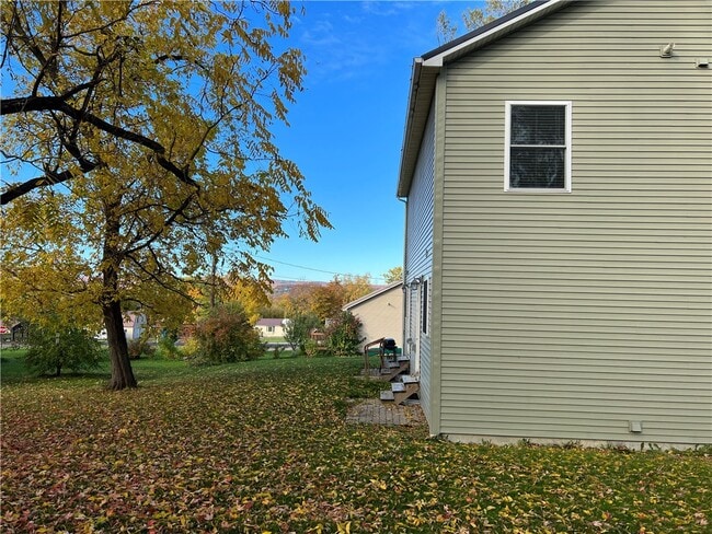 Photo - 4543 Mayflower Rd