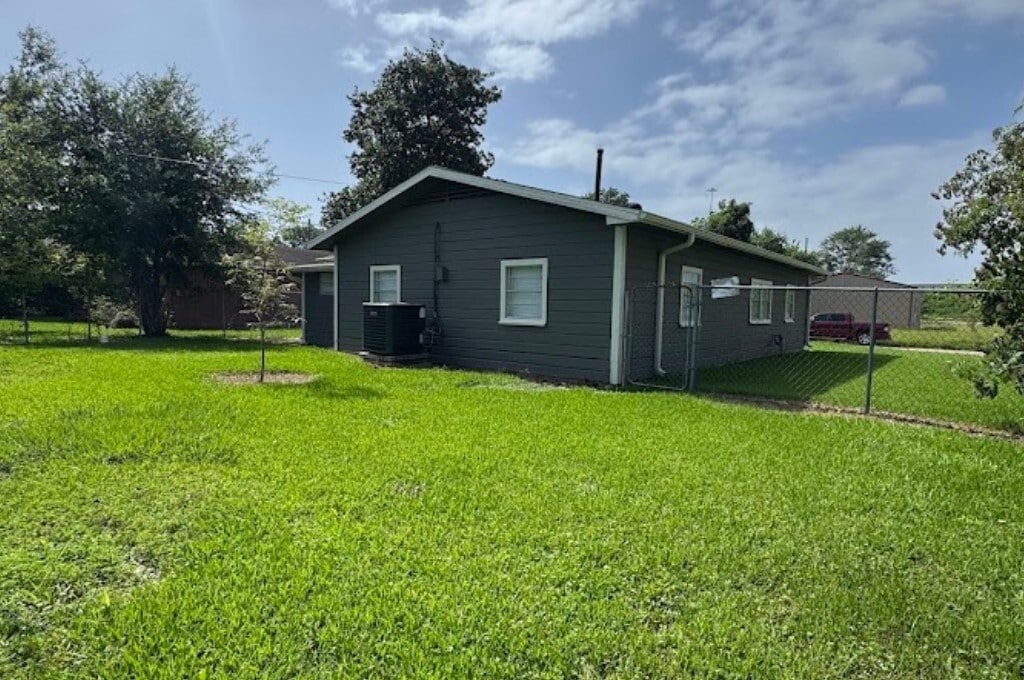 Photo - 1819 Lincoln Dr