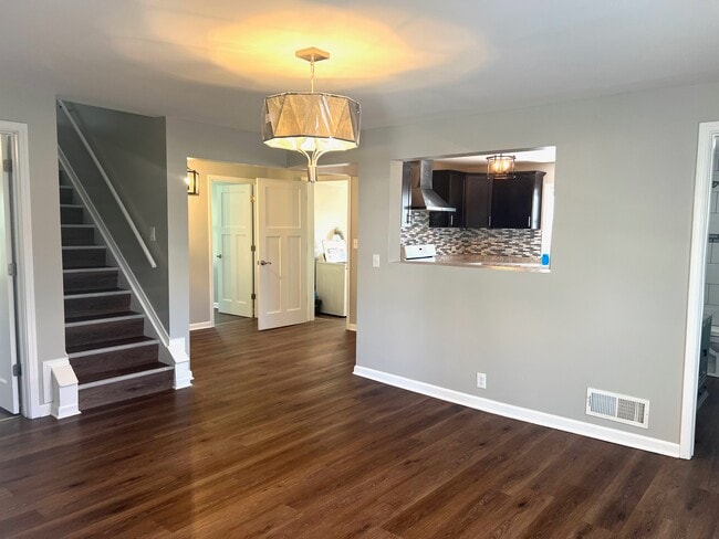 Photo - 519 Whelan St