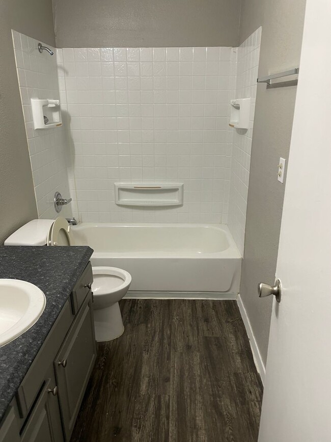 Photo - 2417 E 55th Pl Unidad 2417 E. 55th Pl. 22