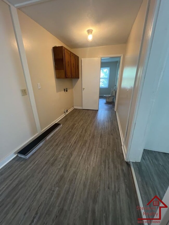 Photo - 3236 Hwy 70 E