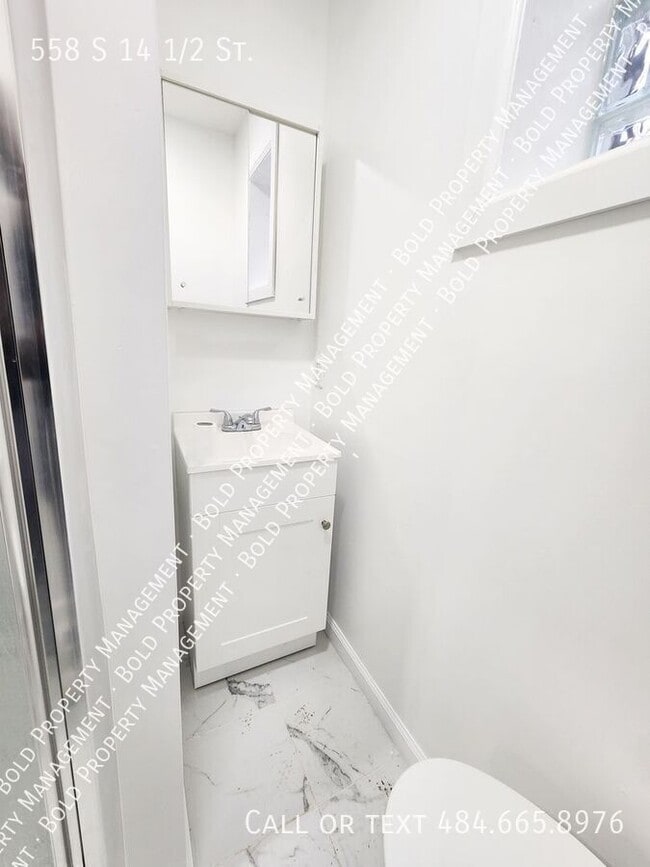 Photo - 558 S 14 1/2 St