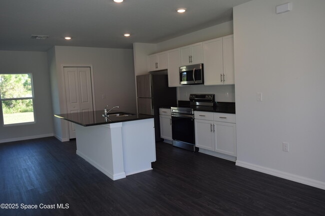 Photo - 3094 San Filippo Dr SE