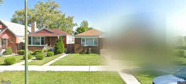 Building Photo - 7249 S Sawyer Ave Rental
