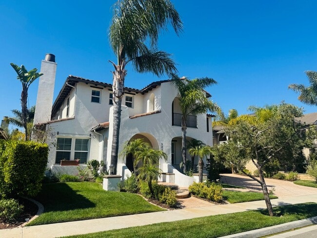 Building Photo - Luxury Rental in Village at the Park