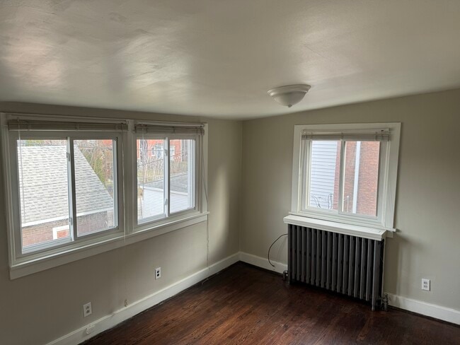 Building Photo - 4844 Commonwealth St Unit UB Rental