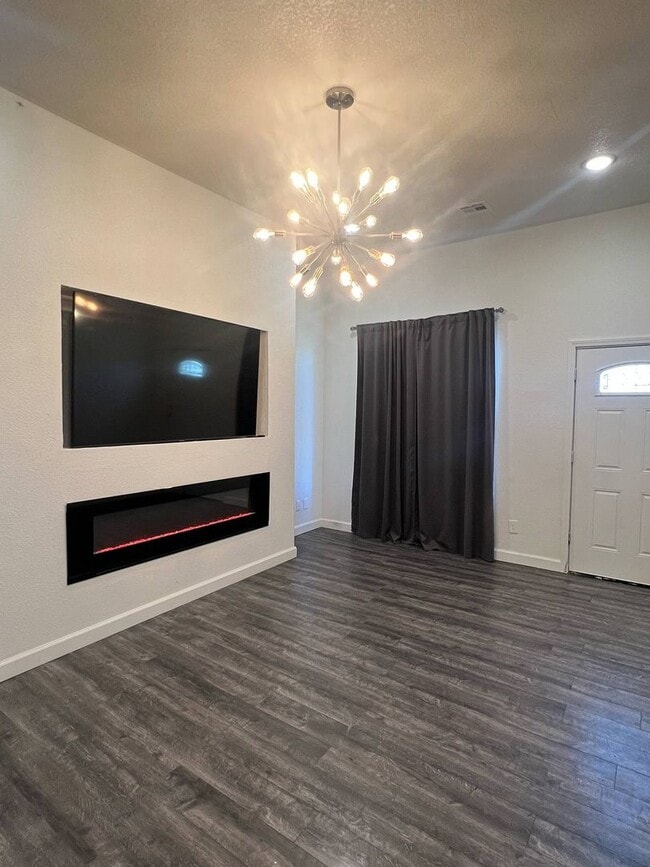Photo - COMING SOON: BEAUTIFUL MODERN 2 BEDROOM / 1 BATHROOM WITH FENCED IN YARD CLOSE TO HOSPITALS IN JO...