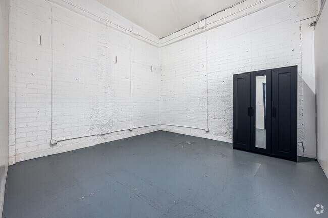 2BR, 2BA - 1348SF - Primary Bedroom