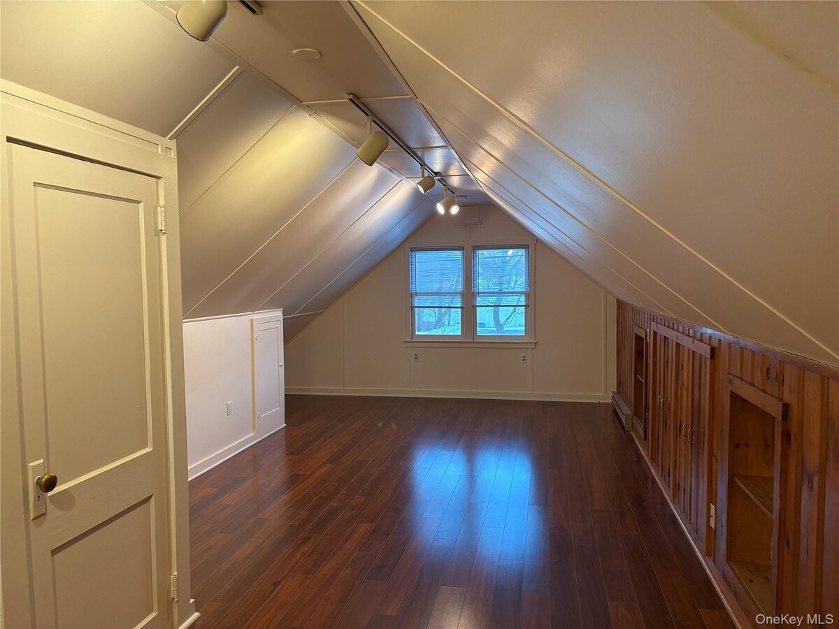 Photo - 35 Oak St Unidad Upstairs Apartment