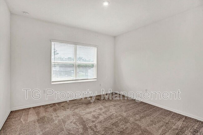 Photo - 296 Anthony Dr