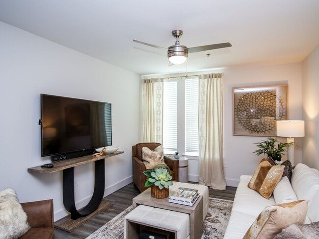 Photo - 3BD/3.5BA FOR RENT ON THE SQUARE Unit 506