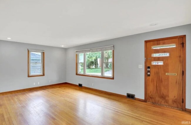 Photo - 905 S Henderson St